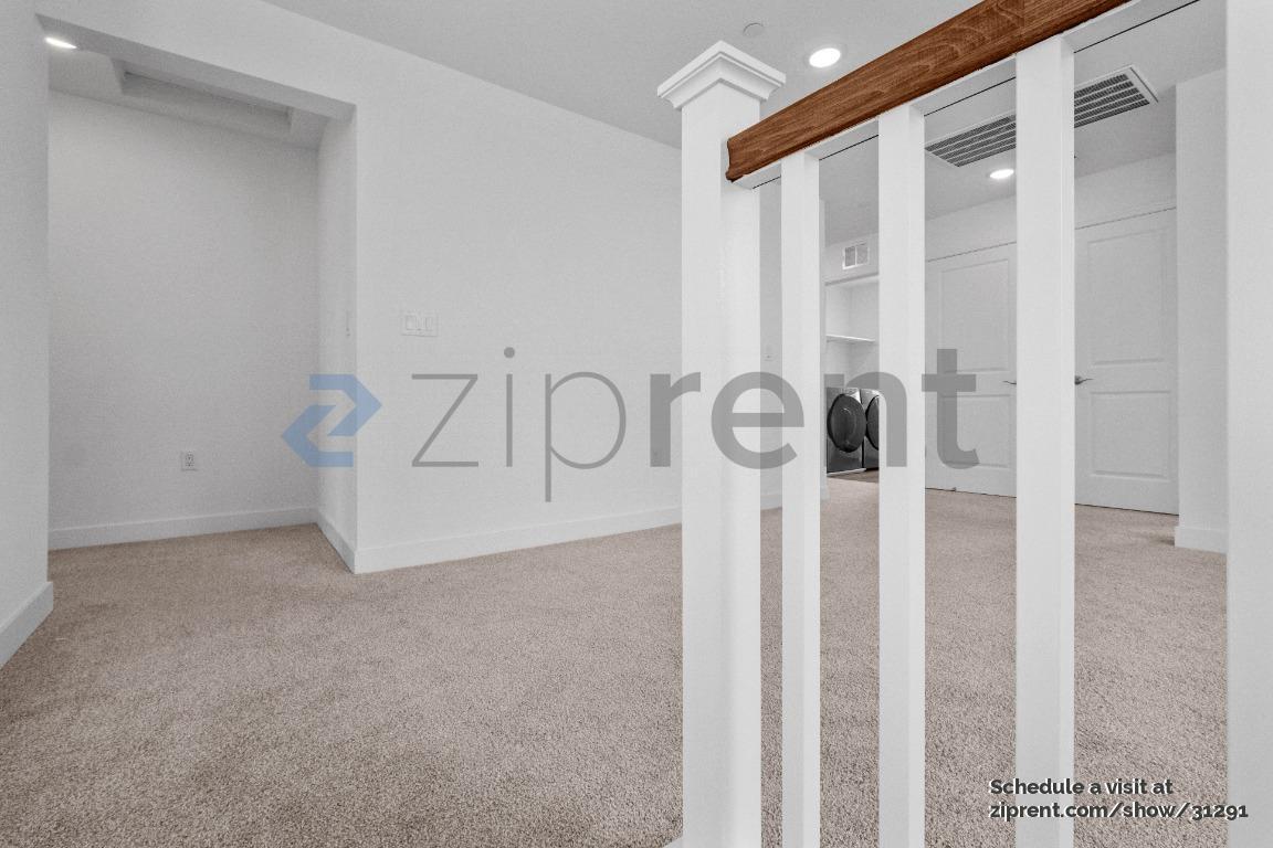 Building Photo - 15997 Mavericks Ln