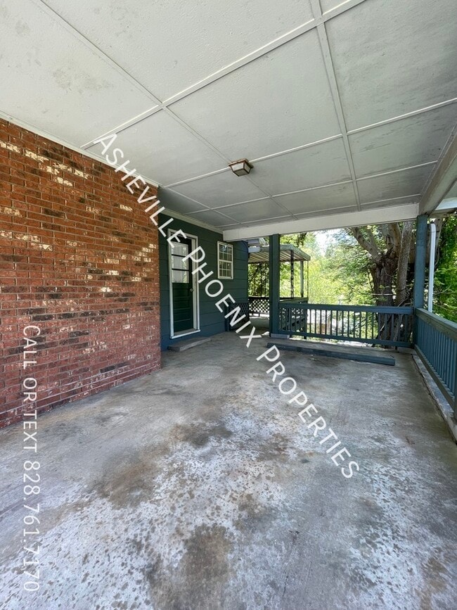 Building Photo - 276 New Leicester Hwy