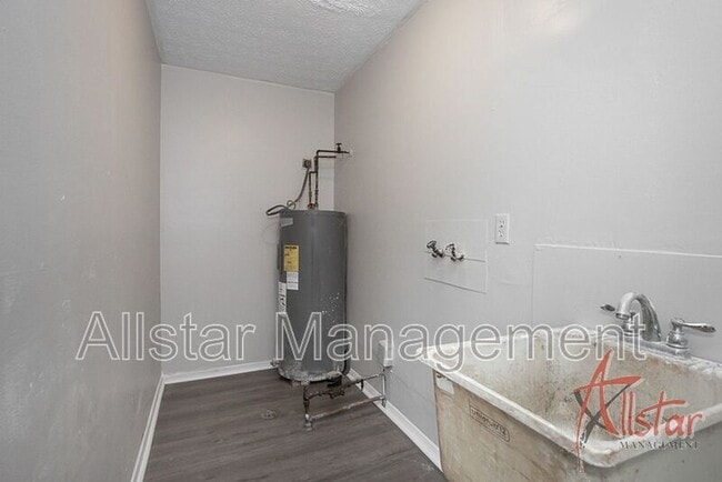 Building Photo - 1316 Massachusetts Ave