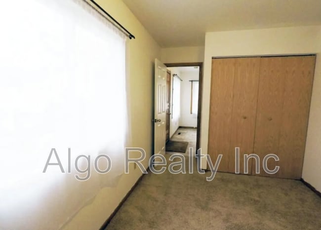 Building Photo - 3526 N Newton Ave