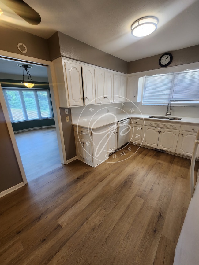 Building Photo - Charming 2-Bed, 2-Bath Condo with many upd...