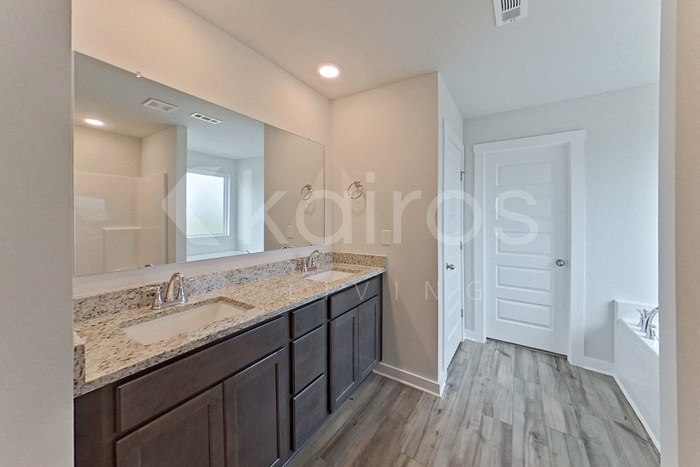 Building Photo - 6111 Stonewater Ct