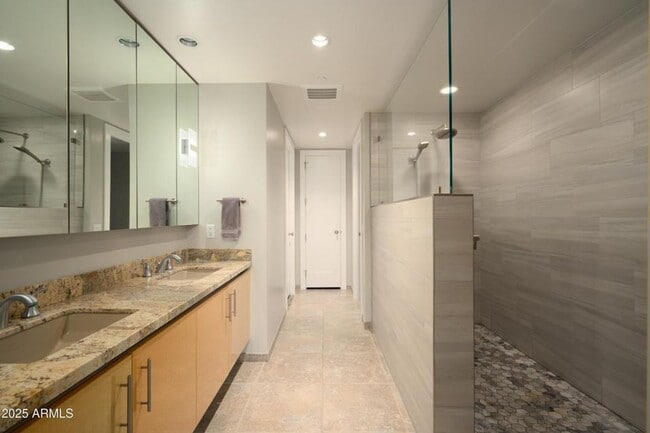 Building Photo - 2 Bedroom 2 Bathroom BRIDGEVIEW AT HAYDEN FERRY LAKESIDE CONDOMINIUM