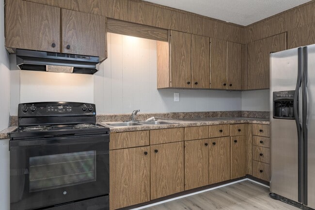 Building Photo - 7742 Holiday Hills Cir