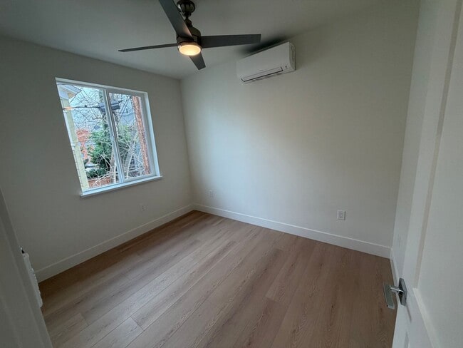 Building Photo - 2420 Kayak Alley