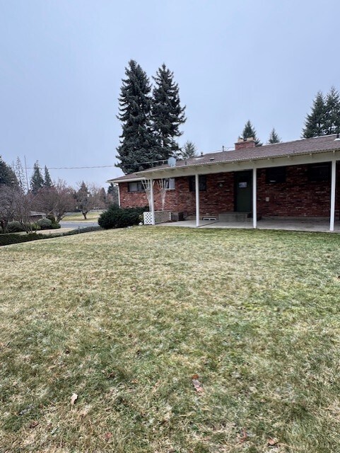 Building Photo - 804 W Westview Ave