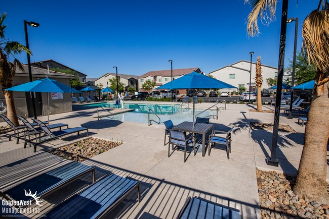 Building Photo - Stunning 3Bdm 2.5Ba Row Home in a Gated Co...