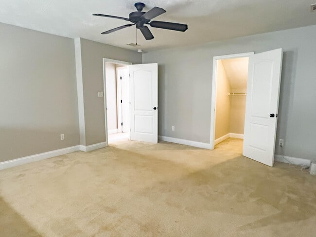 Building Photo - 843 Landing Dr