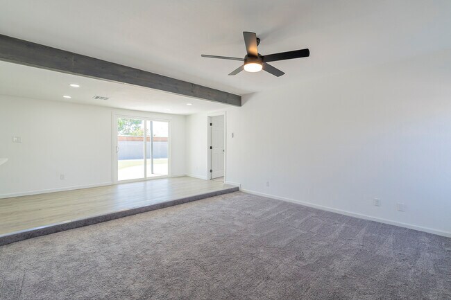 Building Photo - 460 N Longmore
