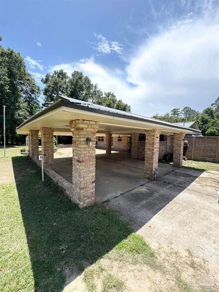 Building Photo - 9720 Sandpiper St