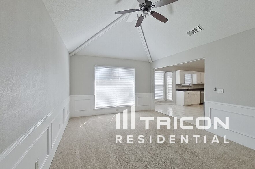 Building Photo - 2065 Mossberg Dr