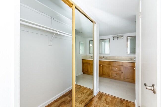 Building Photo - 1738 S Bentley Ave