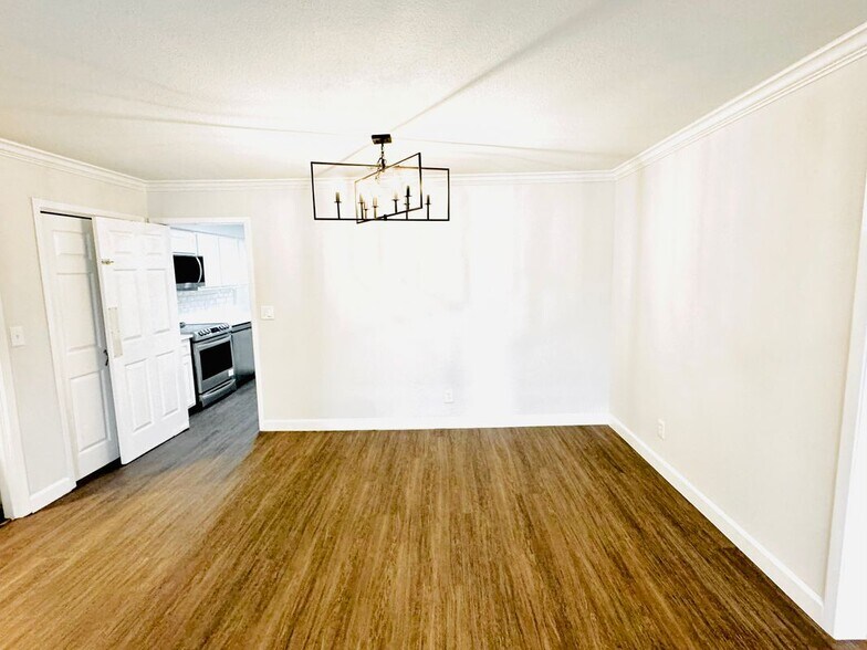 Building Photo - 2611 Eisenhauer Rd