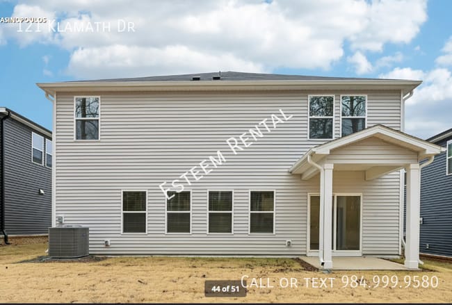 Building Photo - 121 Klamath Dr