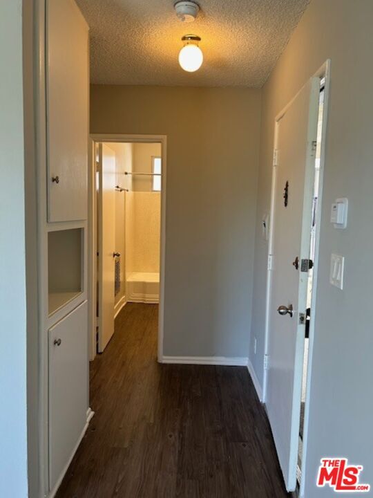 Building Photo - 1412 Barry Ave