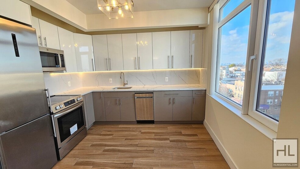 Building Photo - Northern Boulevard