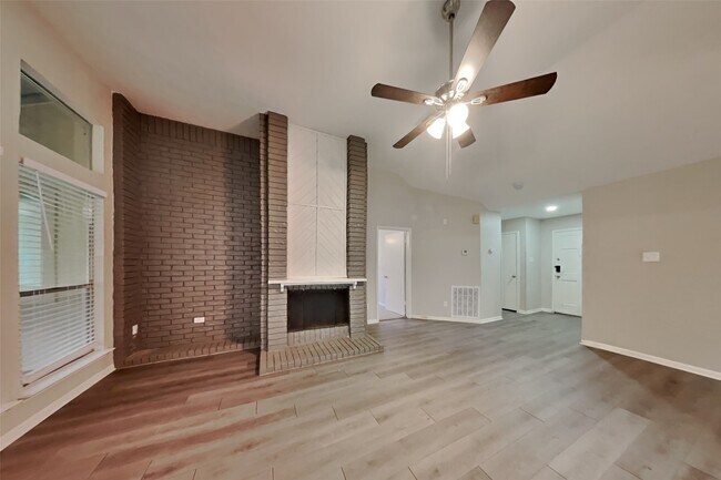 Building Photo - 22303 Mosswillow Ln