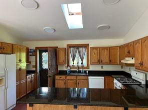 Building Photo - 6 Whitney Way