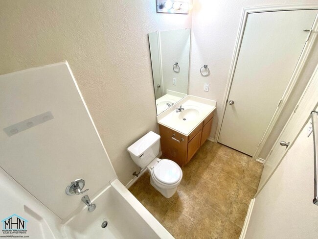 Building Photo - Inviting, Bright, Fresh, and Ready to Welc...