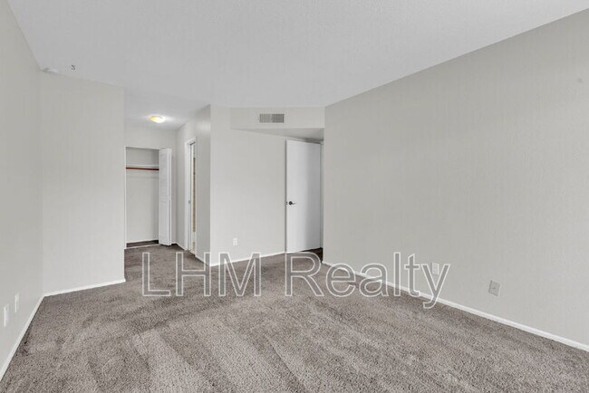 Building Photo - 930 S Dobson Rd