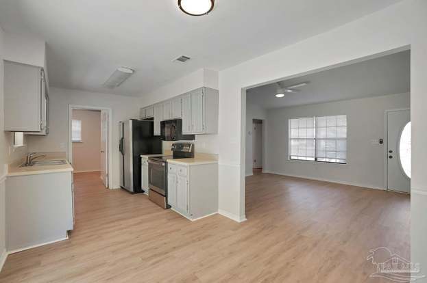 Building Photo - 10601 Silver Creek Dr