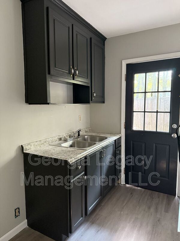 Building Photo - 44 Andrews Ct