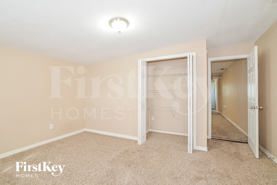 Building Photo - 10070 Harris Ave