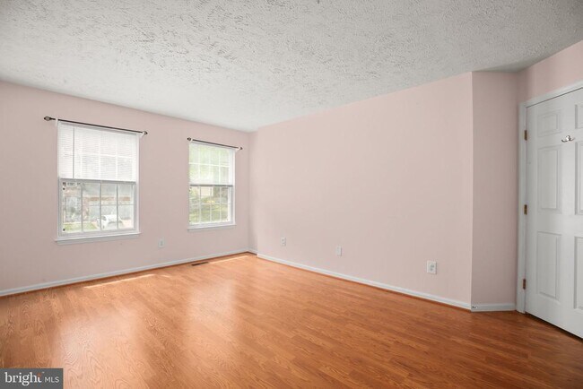 Building Photo - 64 Spring Lake Dr