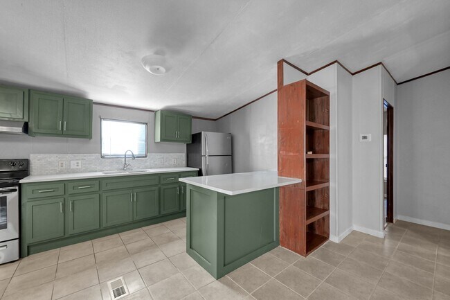 Building Photo - 14287 Forest Cir