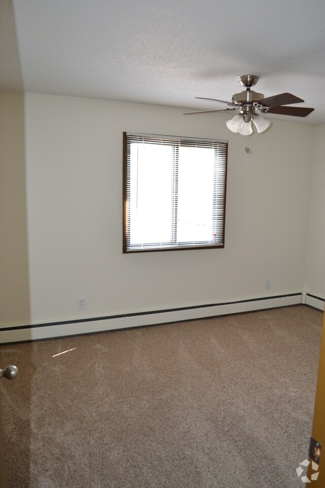 Summerfield Apartments 951 Ensley Ave Northfield MN 55057 Apartment