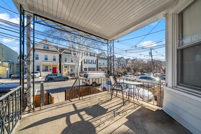 Building Photo - 215 Dodd St