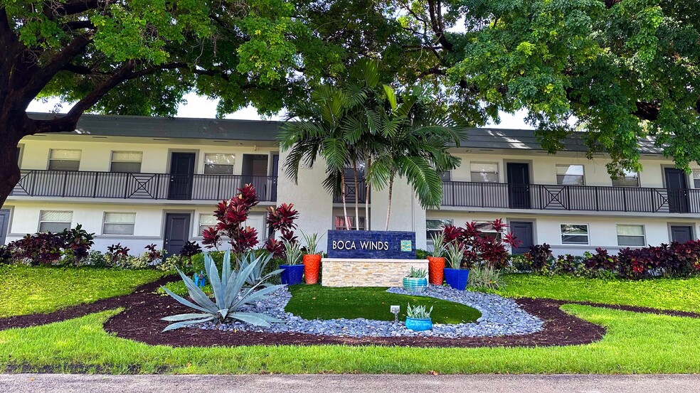 Welcome home to Boca Winds and experience a beautiful blend of modern amenities and tropical tranquility. - Boca Winds