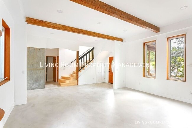 Building Photo - 8616 N Swenson-