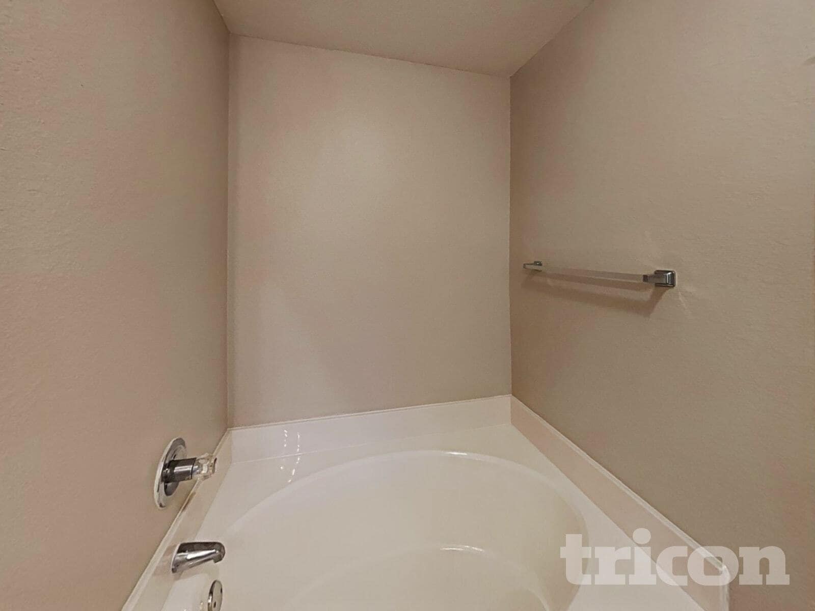 Building Photo - 3005 Scenic Glen Dr