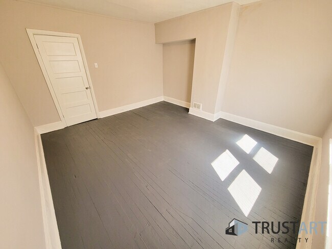 Building Photo - 4839 Merion Ave