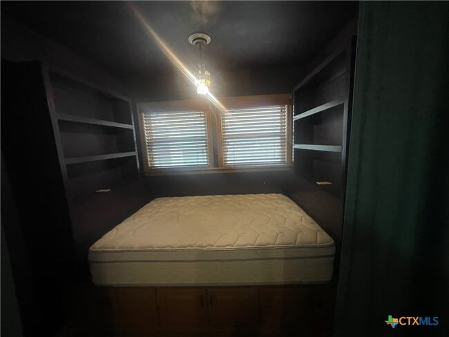 Building Photo - 34 Cotswold Ln