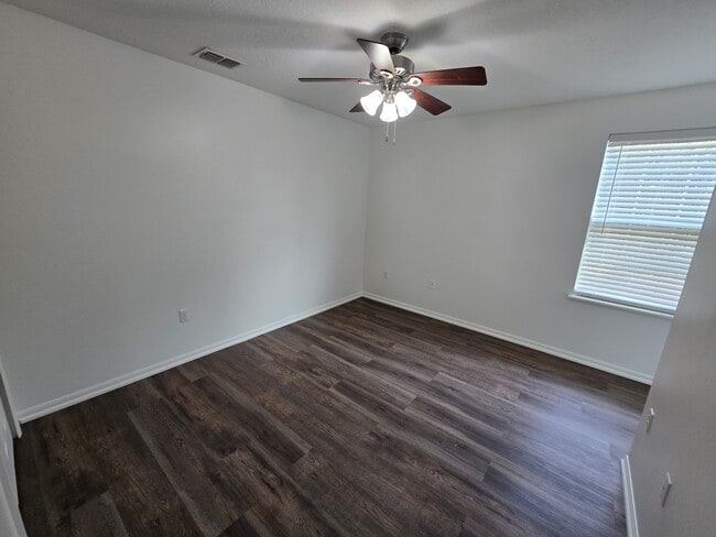 Building Photo - 110 Pine Bluff Blvd W