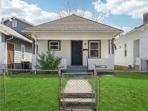 Building Photo - Charming Renovated 2 Bedroom Bungalow