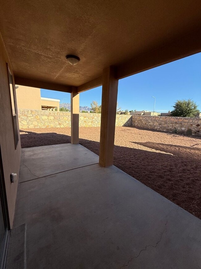 Building Photo - 4804 Camino Dos Vidas