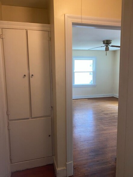Building Photo - 2119 Ratcliffe Ave