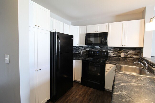 Building Photo - 1342 Hunters Rd