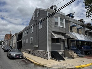 Building Photo - 1031 Spruce St