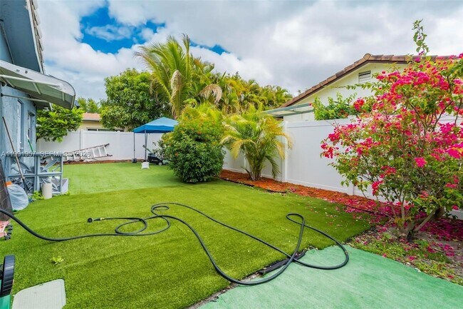 Building Photo - 7211 NW 76th St