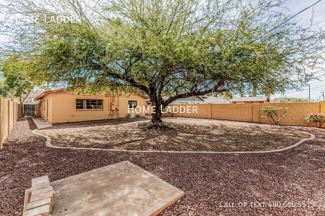 Building Photo - 1338 W Culver St