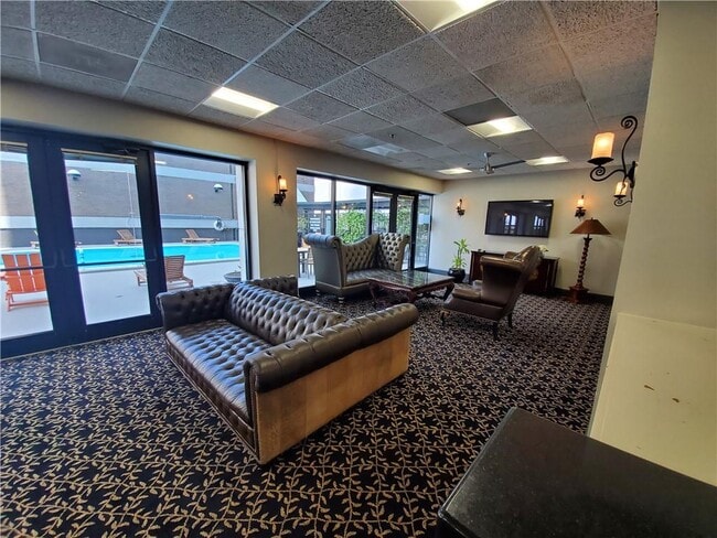 Building Photo - 620 Peachtree St NE