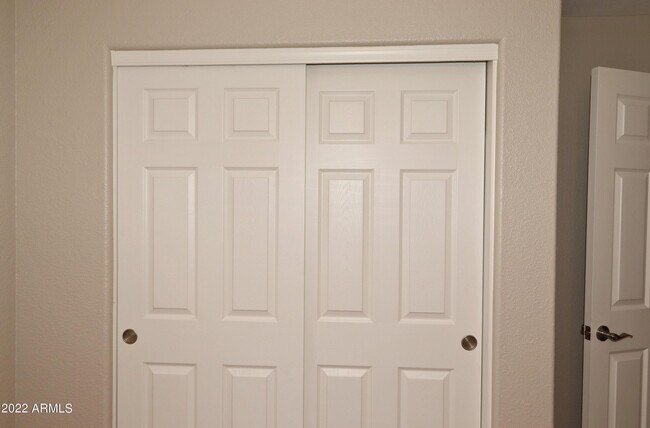 Building Photo - 14168 W Clarendon Ave