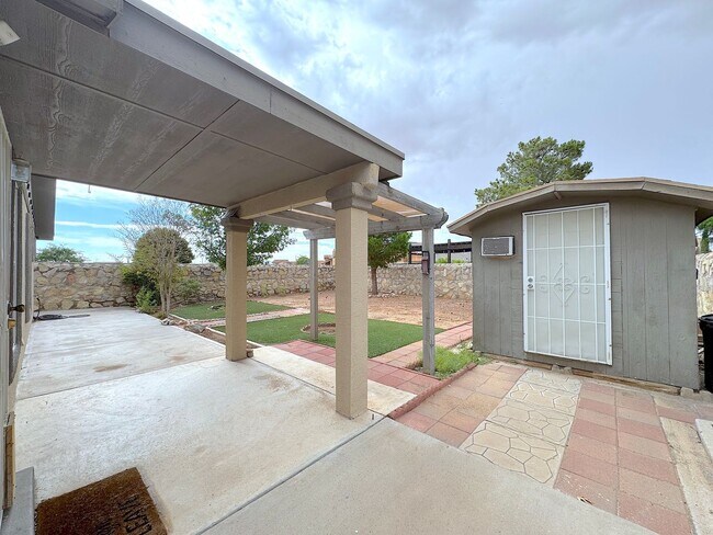 Building Photo - 14193 Patriot Point Dr