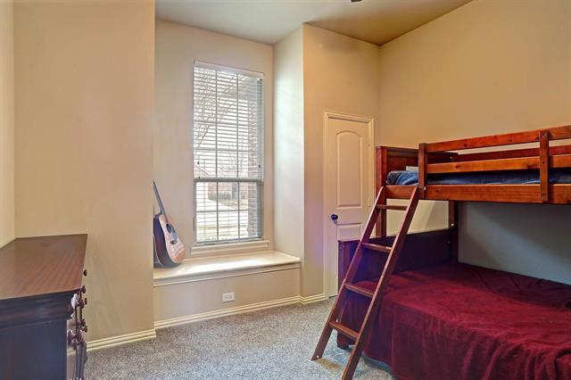 Building Photo - 2440 Deerwood Dr