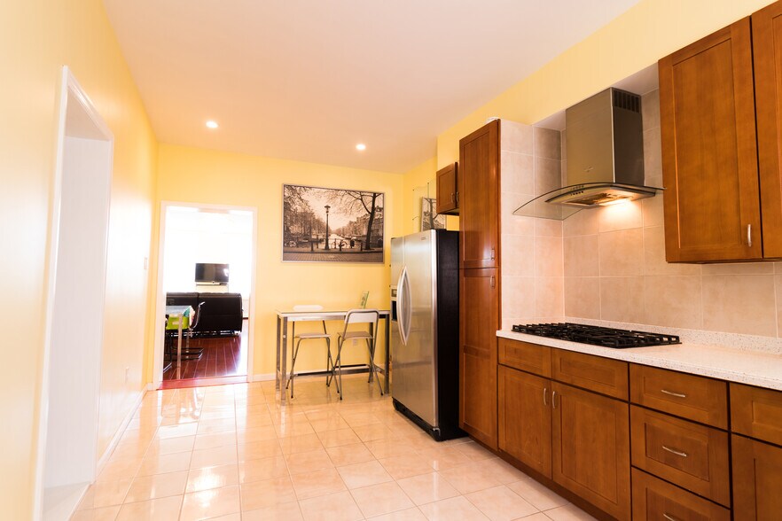 kitchen - 633 Washington Ave