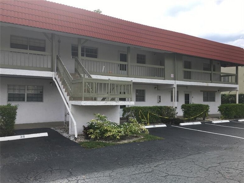 Primary Photo - 3250 NW 85th Ave